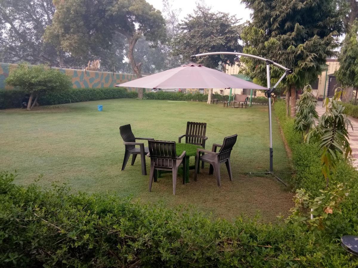 Radha Krishna Dham Villa Vrindavan Luaran gambar