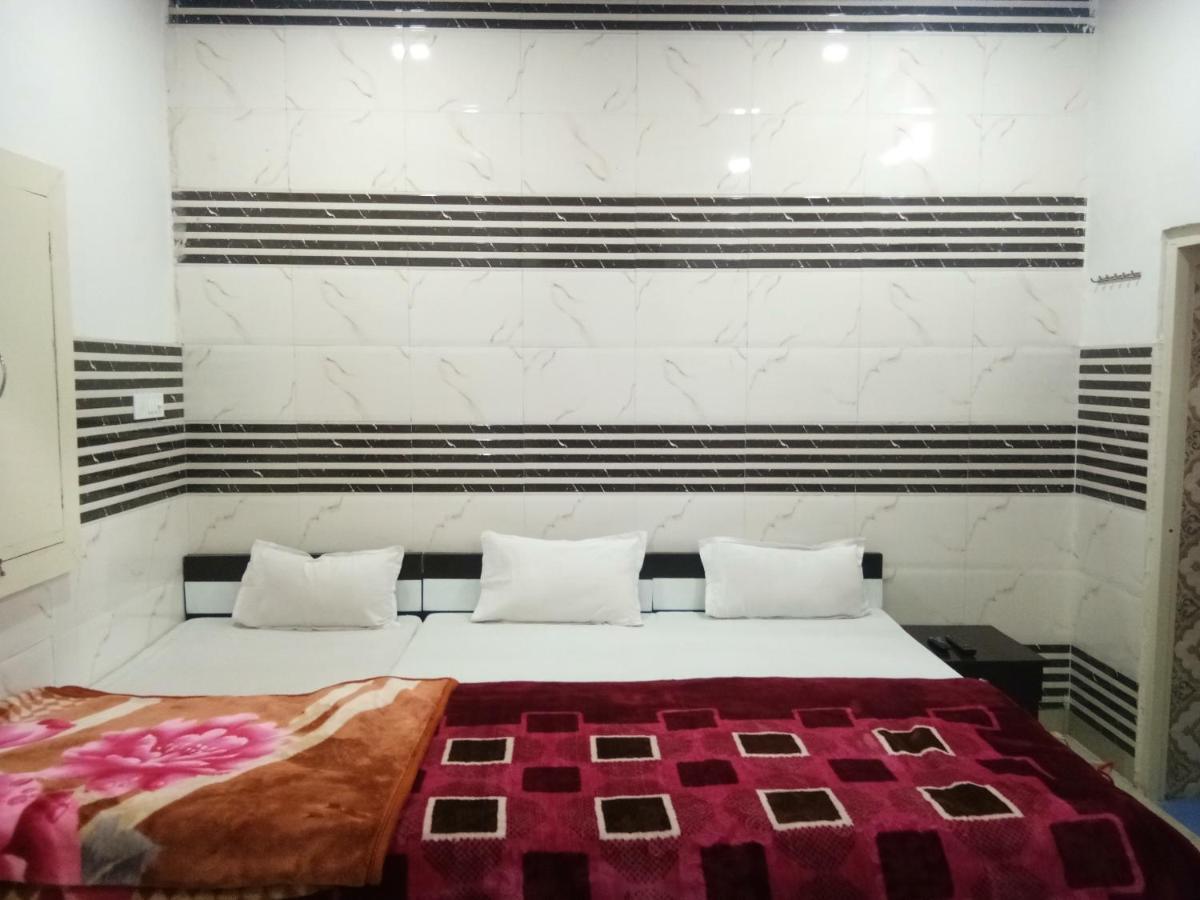 Radha Krishna Dham Villa Vrindavan Luaran gambar