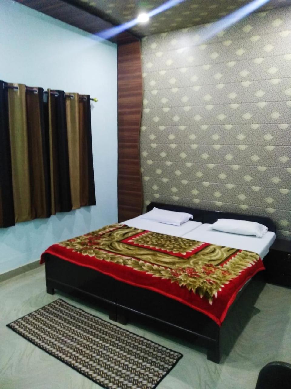 Radha Krishna Dham Villa Vrindavan Luaran gambar