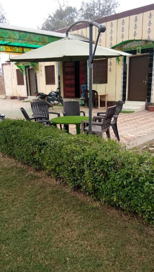 Radha Krishna Dham Villa Vrindavan Luaran gambar